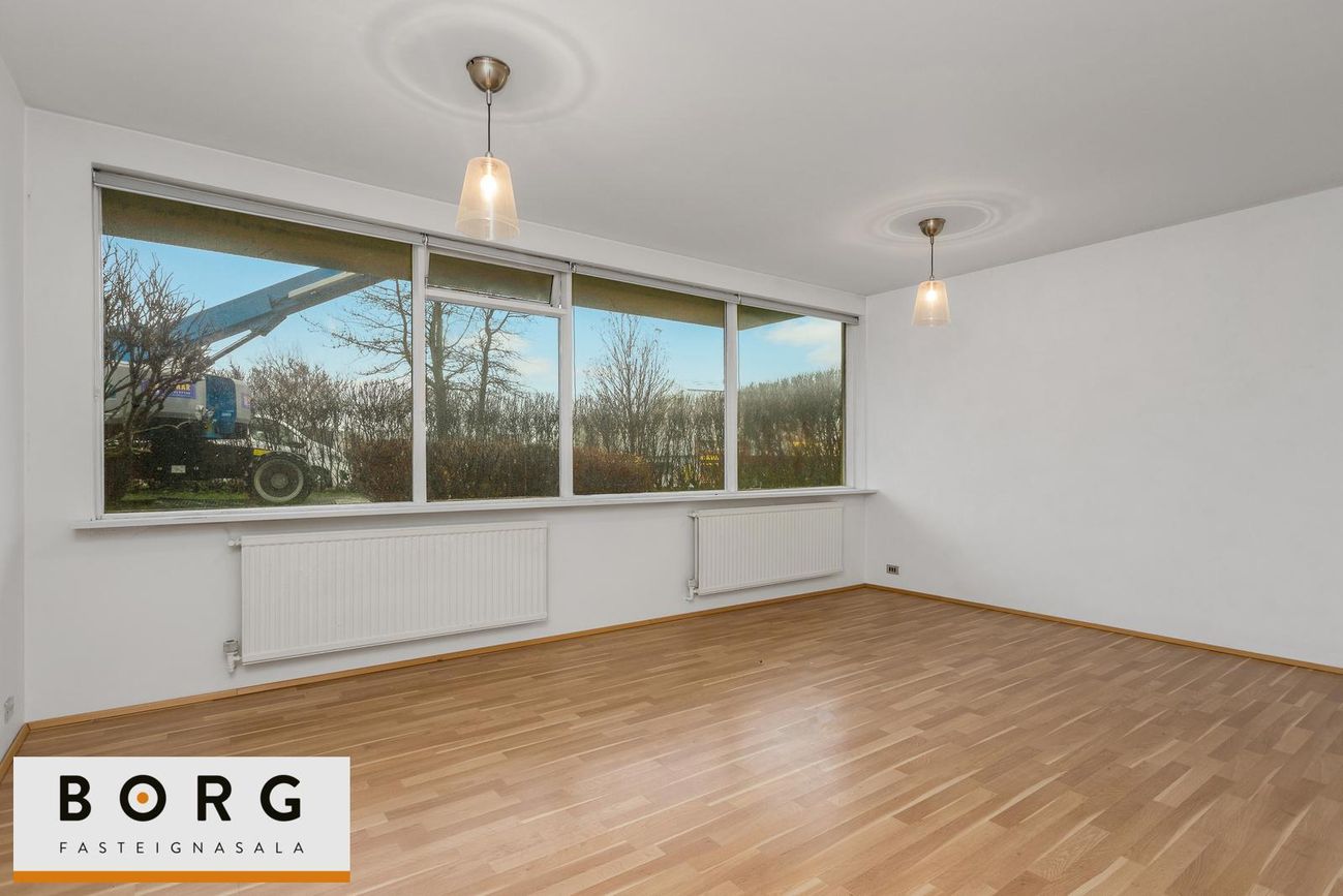 Hagamelur 52, 107 Reykjavík