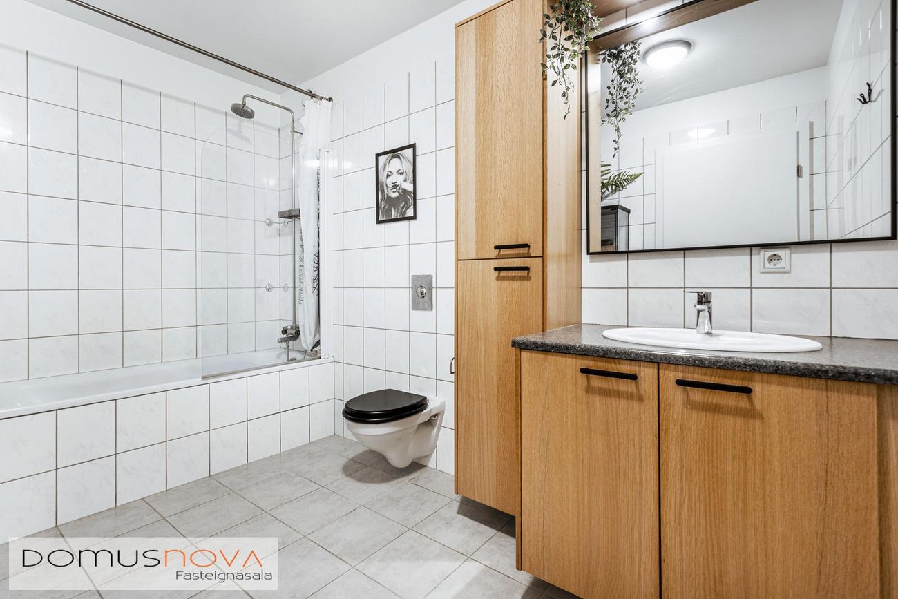 Ásakór 1, 203 Kópavogur