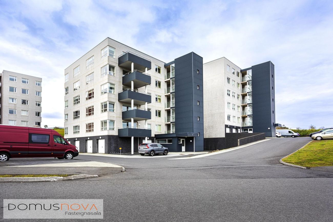 Ásakór 1, 203 Kópavogur