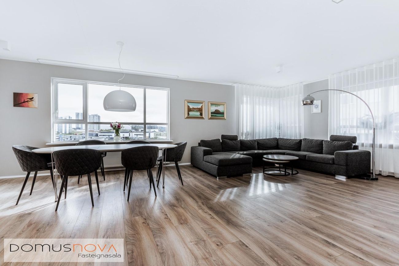 Ásakór 1, 203 Kópavogur