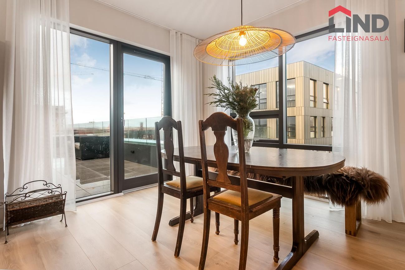 Jöfursbás 5D, 112 Reykjavík