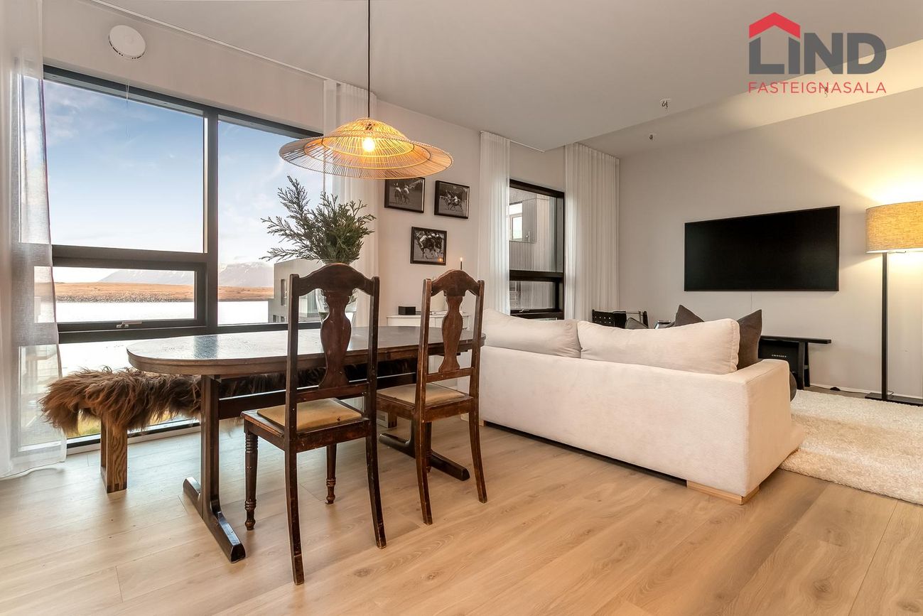 Jöfursbás 5D, 112 Reykjavík