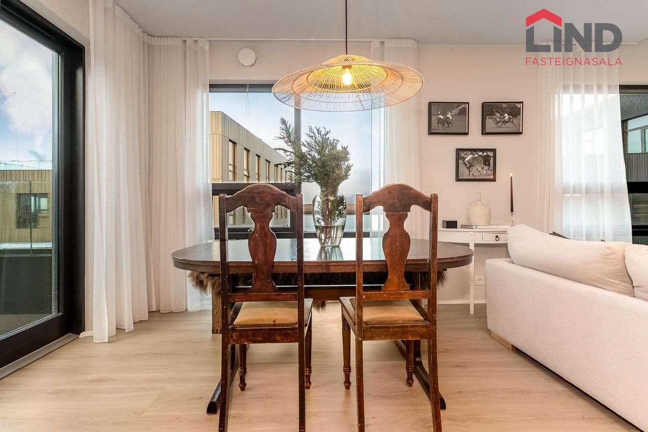 Jöfursbás 5D, 112 Reykjavík