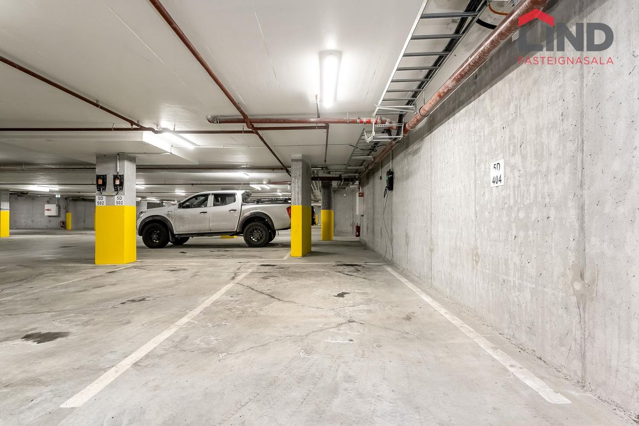 Jöfursbás 5D, 112 Reykjavík