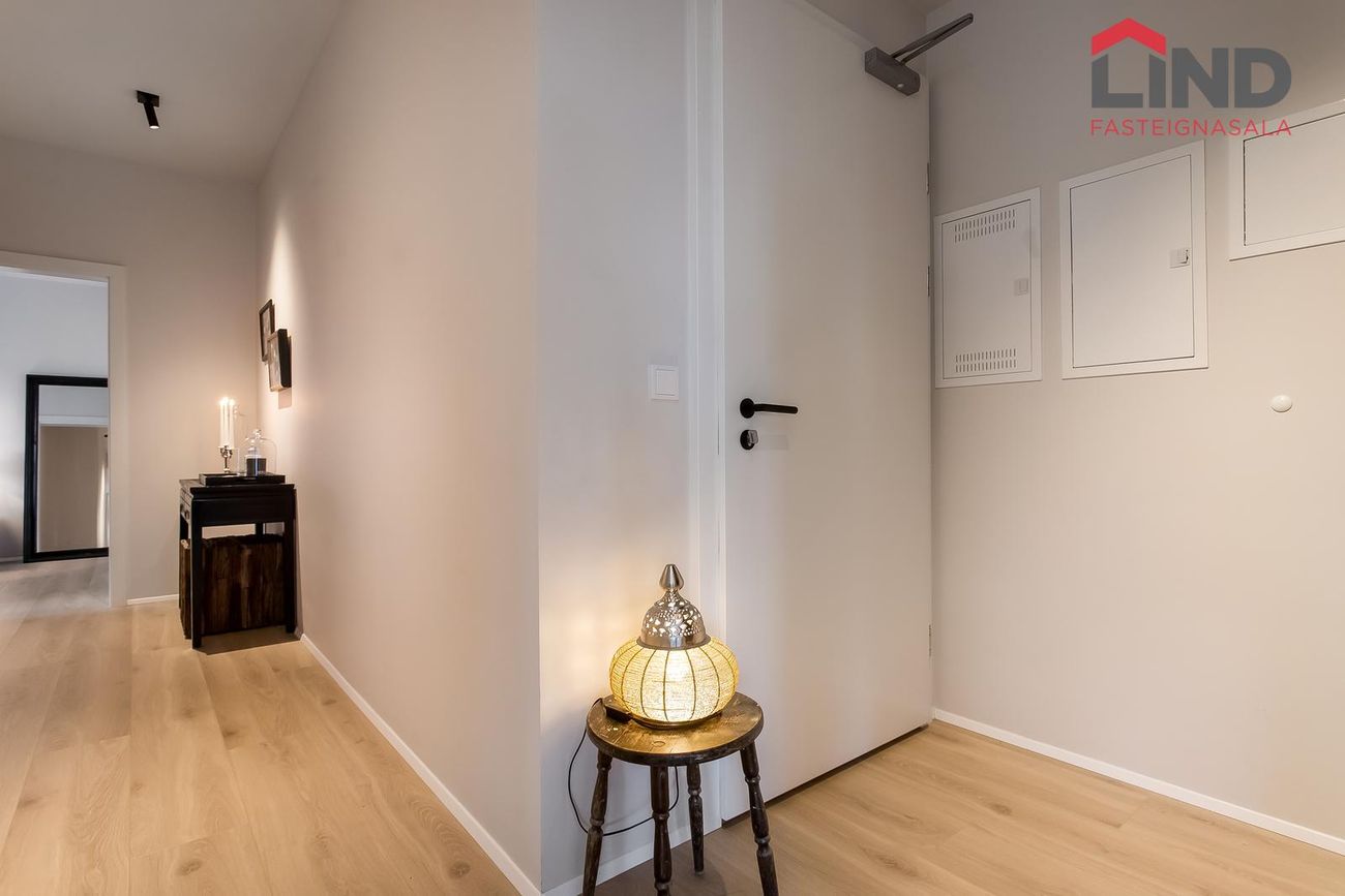 Jöfursbás 5D, 112 Reykjavík