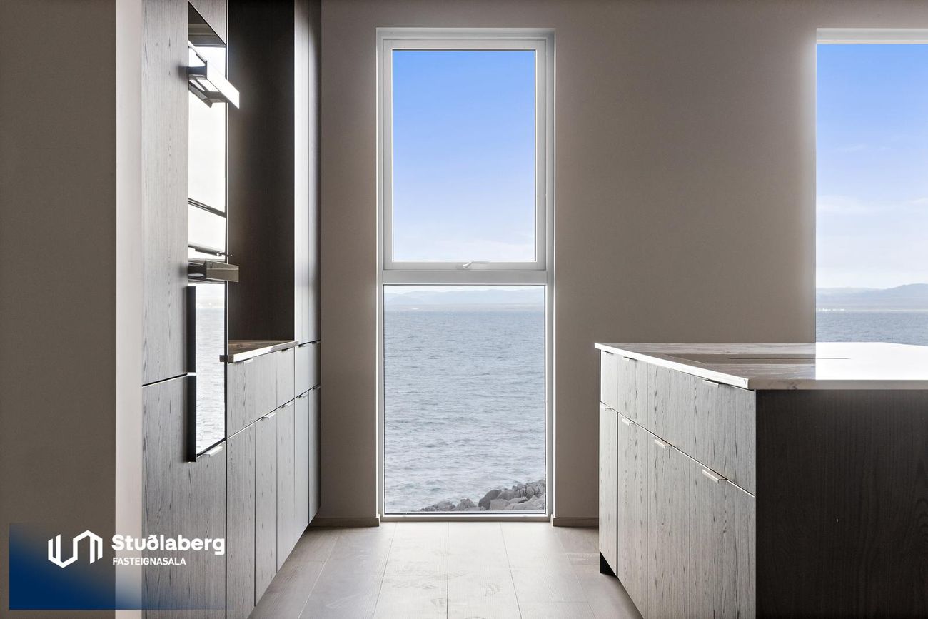 Pósthússtræti 9 - 0103, 230 Reykjanesbær