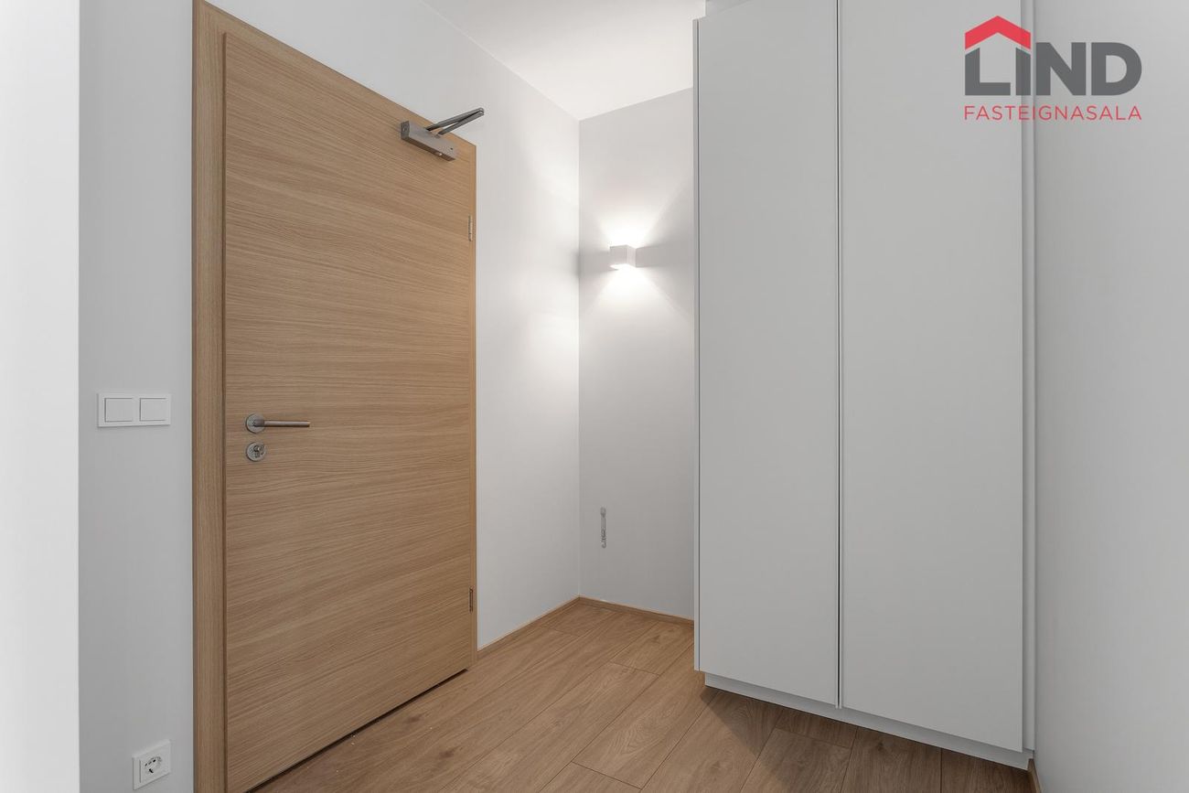 Fálkahlíð 5 - 0326, 102 Reykjavík