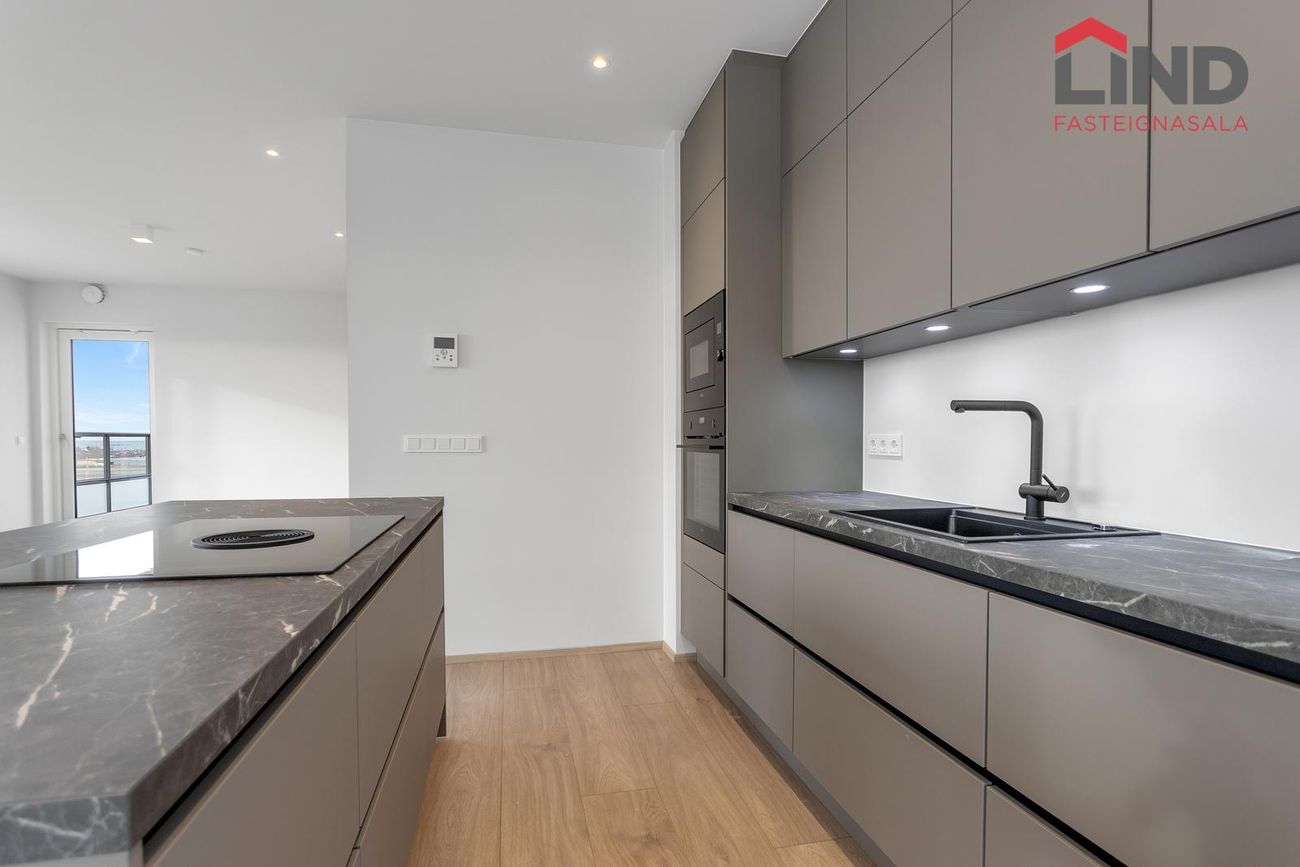 Fálkahlíð 5 - 0326, 102 Reykjavík