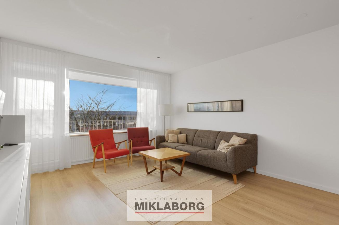 Efstaland 24, 108 Reykjavík