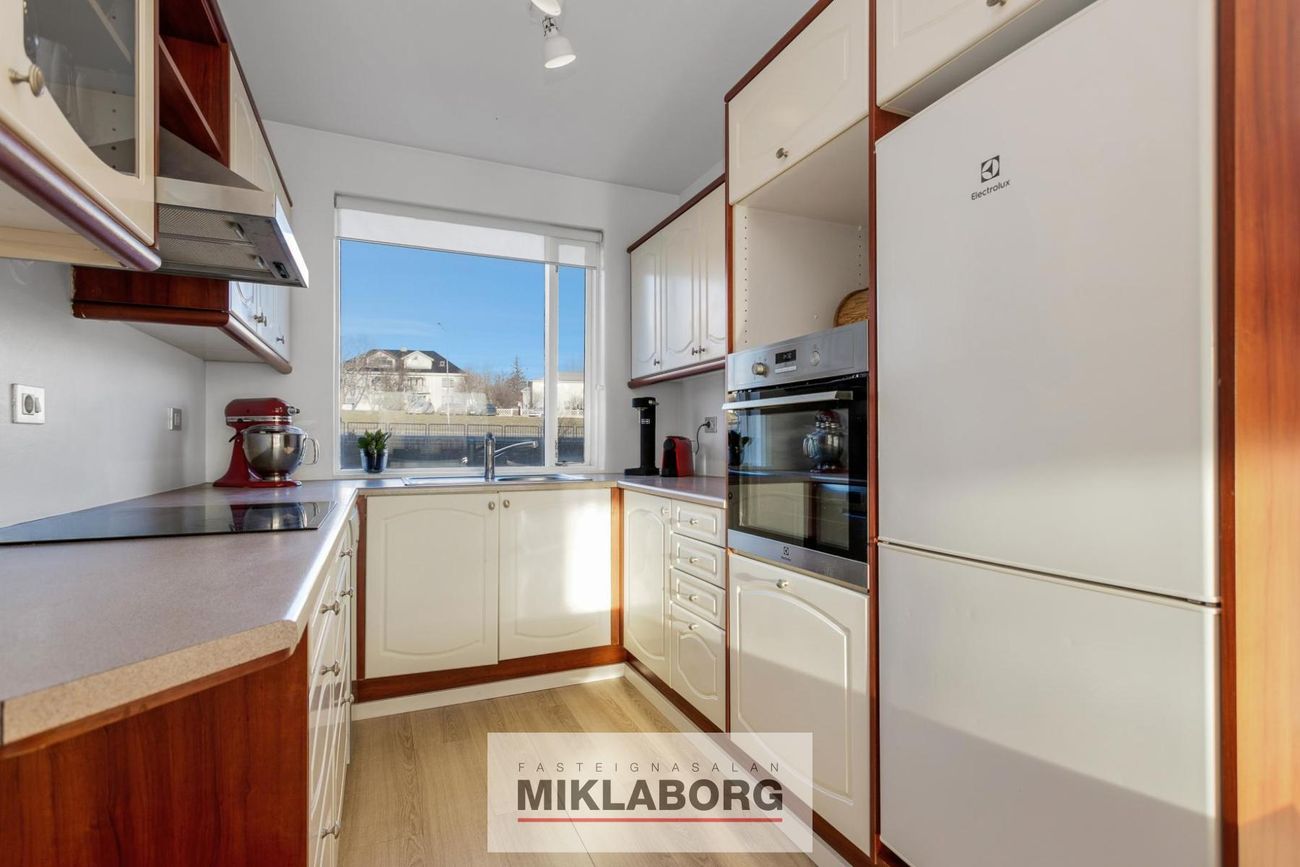 Efstaland 24, 108 Reykjavík