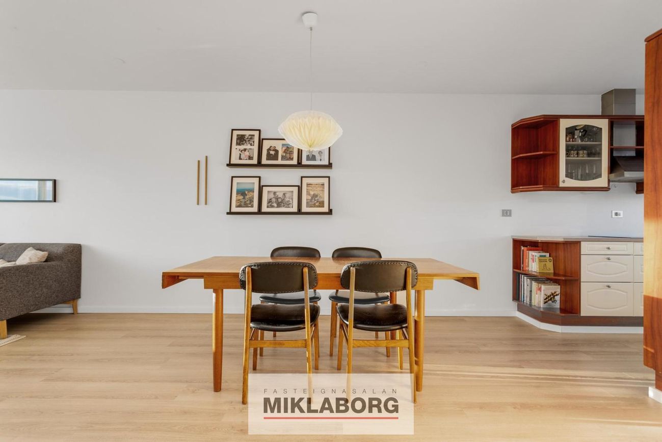 Efstaland 24, 108 Reykjavík