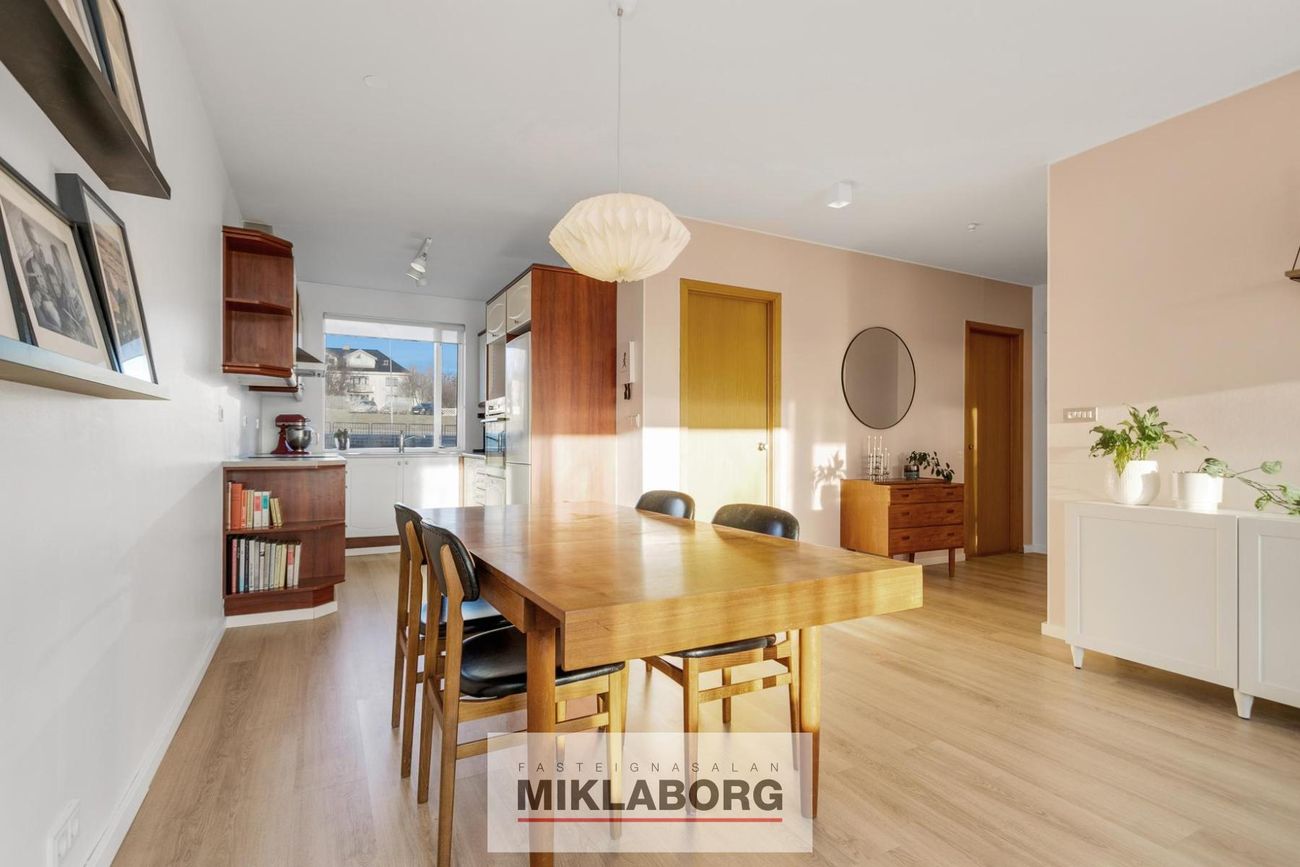 Efstaland 24, 108 Reykjavík