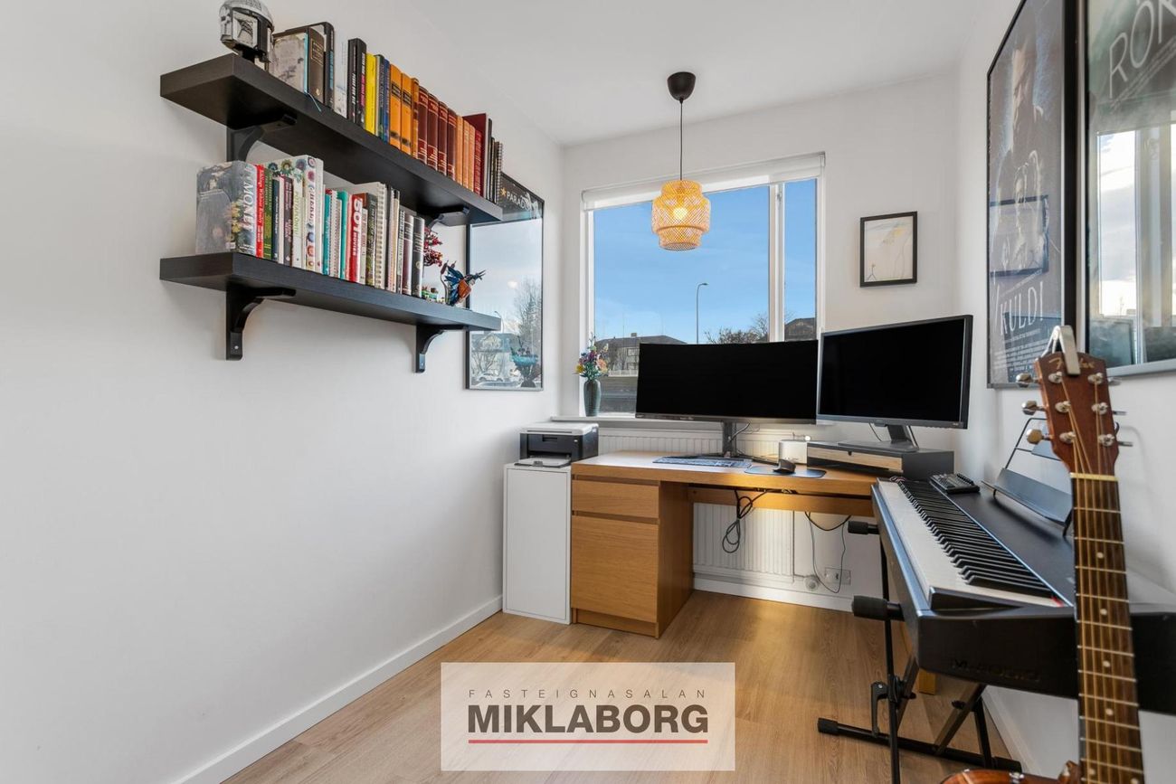Efstaland 24, 108 Reykjavík