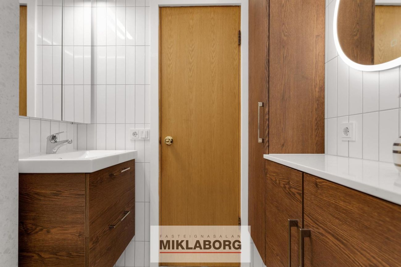 Efstaland 24, 108 Reykjavík