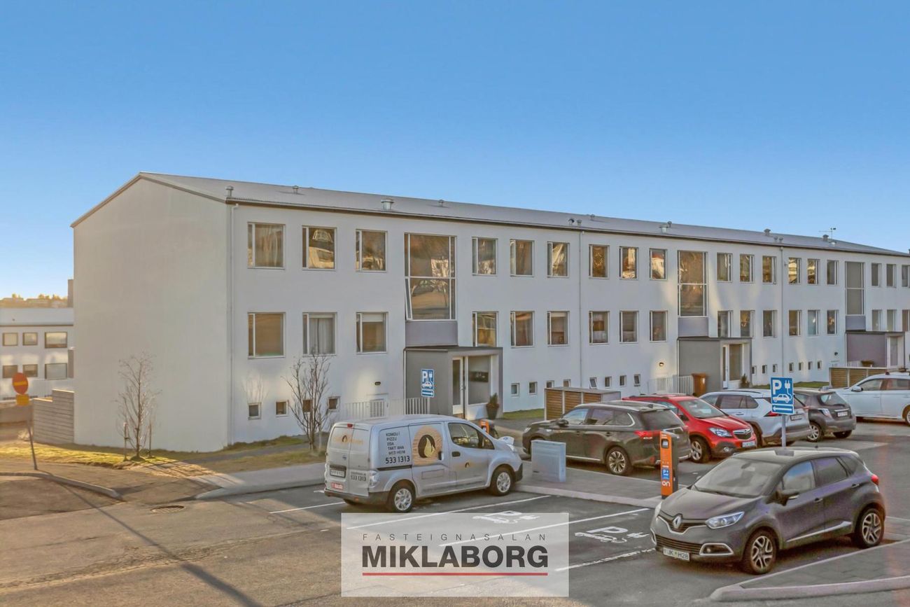 Efstaland 24, 108 Reykjavík