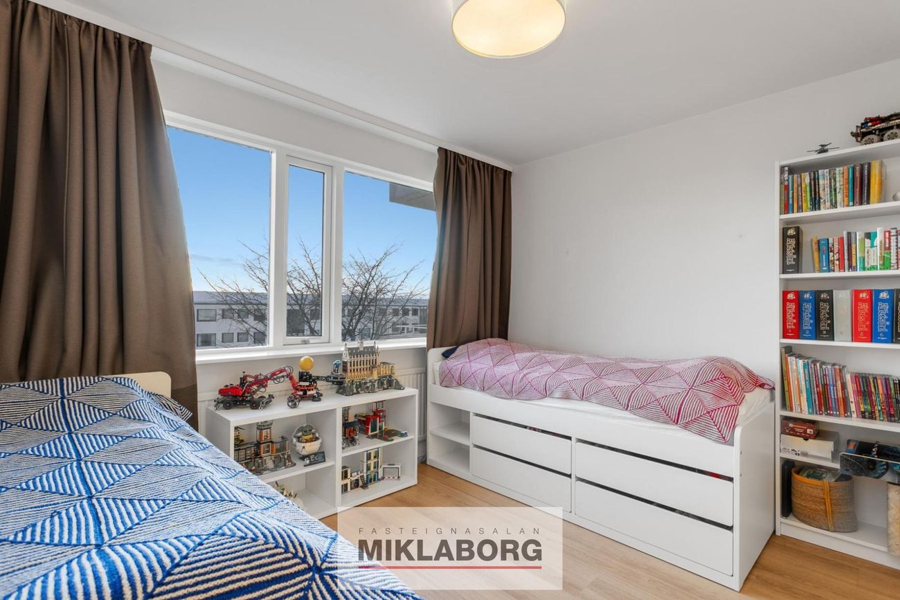 Efstaland 24, 108 Reykjavík