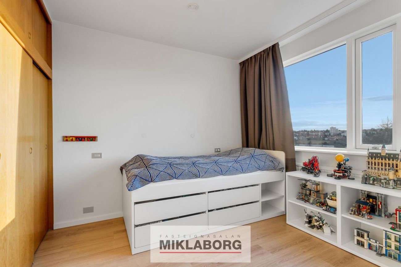 Efstaland 24, 108 Reykjavík