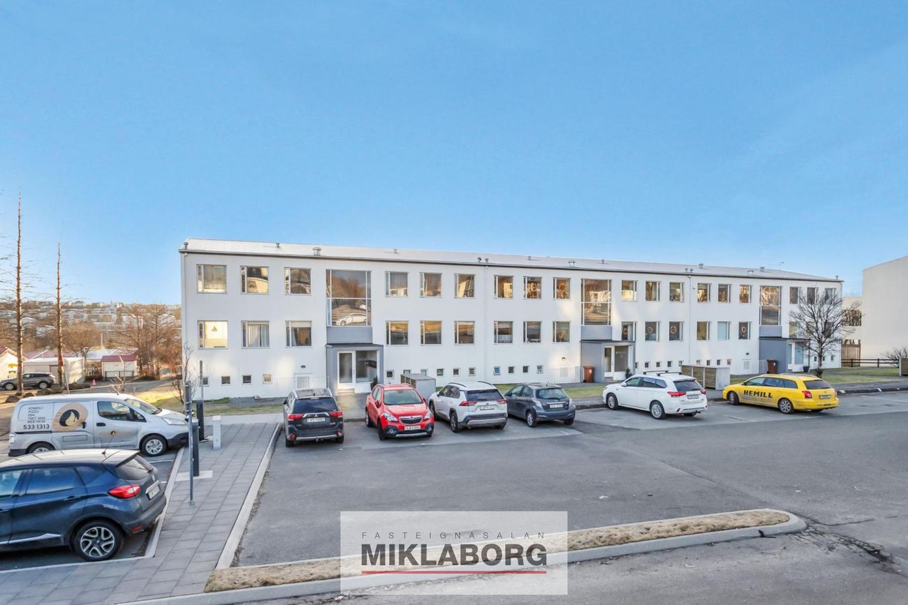 Efstaland 24, 108 Reykjavík