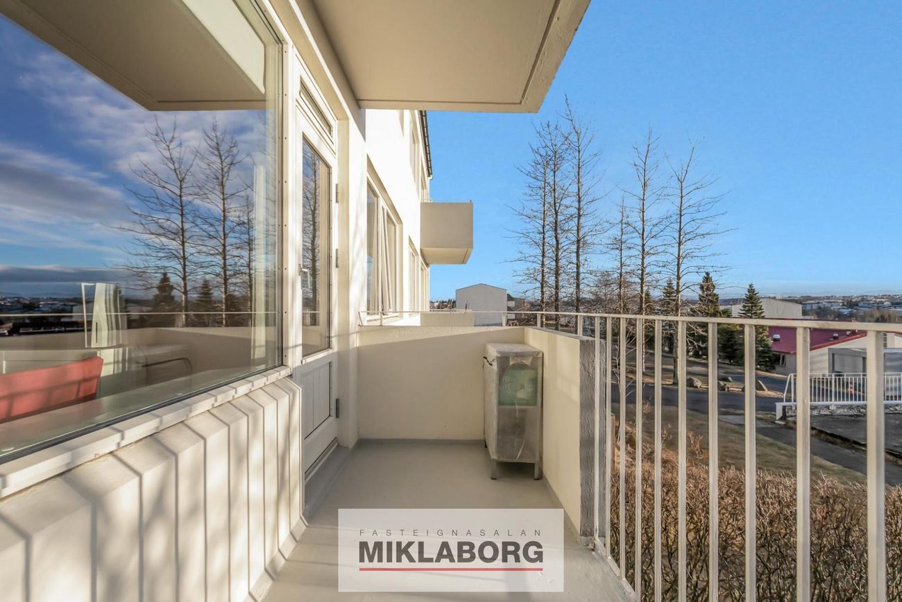 Efstaland 24, 108 Reykjavík