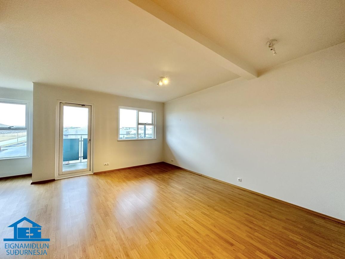 Tjarnabraut 14, 260 Reykjanesbær