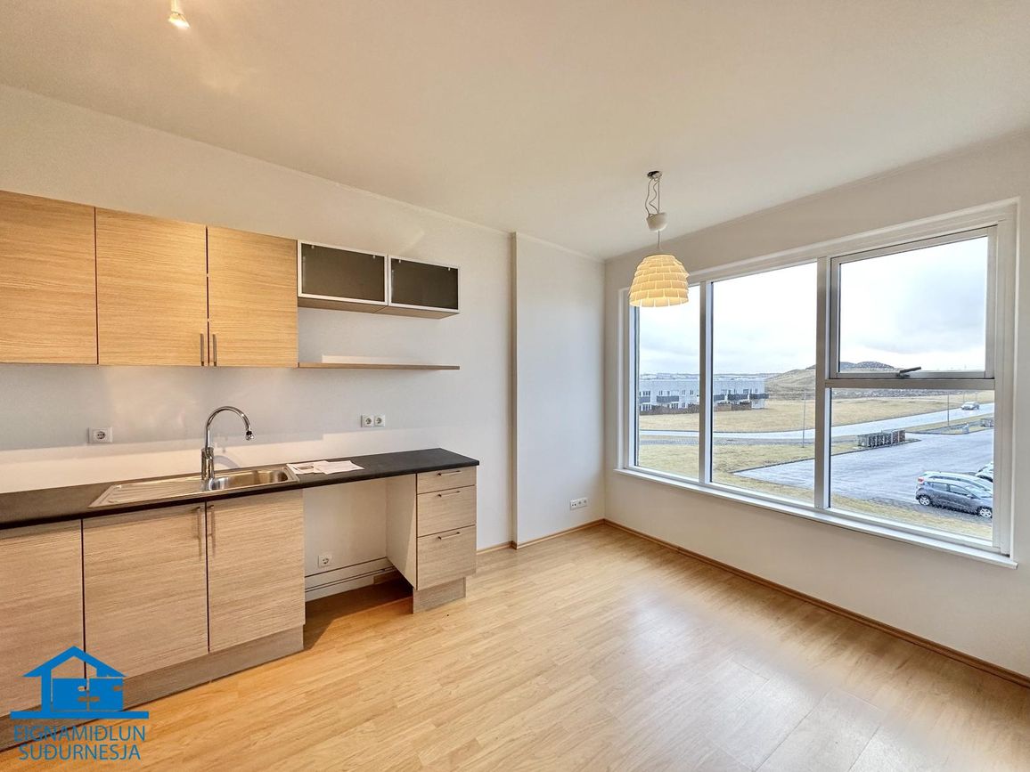 Tjarnabraut 14, 260 Reykjanesbær