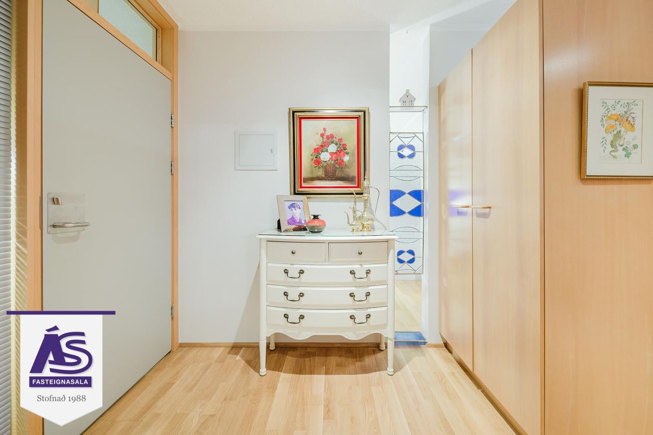 Sólvangsvegur 1, 220 Hafnarfjörður