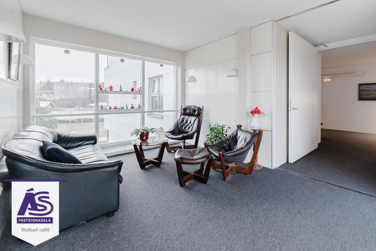 Sólvangsvegur 1, 220 Hafnarfjörður