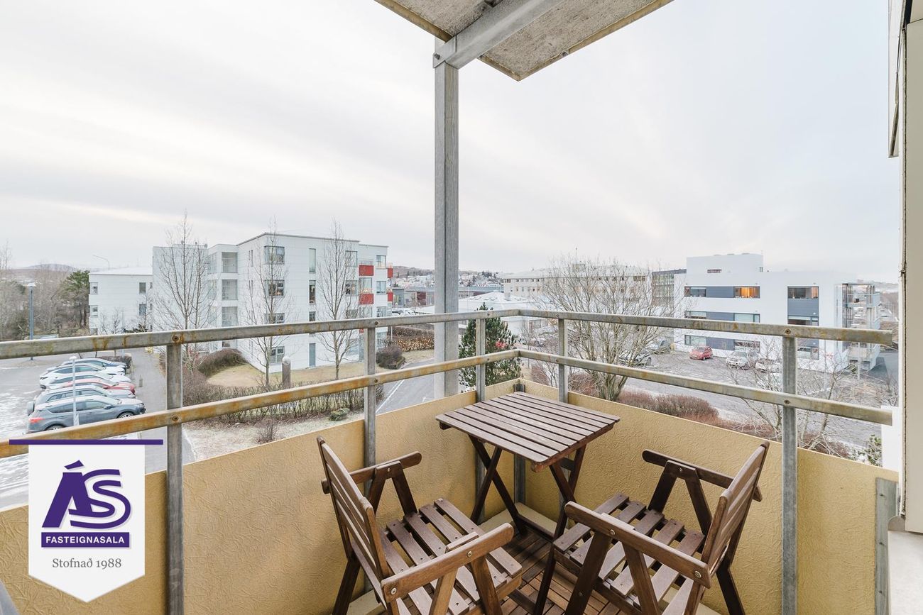 Sólvangsvegur 1, 220 Hafnarfjörður
