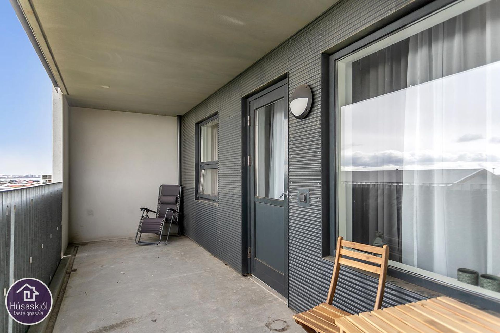 Dalsbraut 6, 260 Reykjanesbær