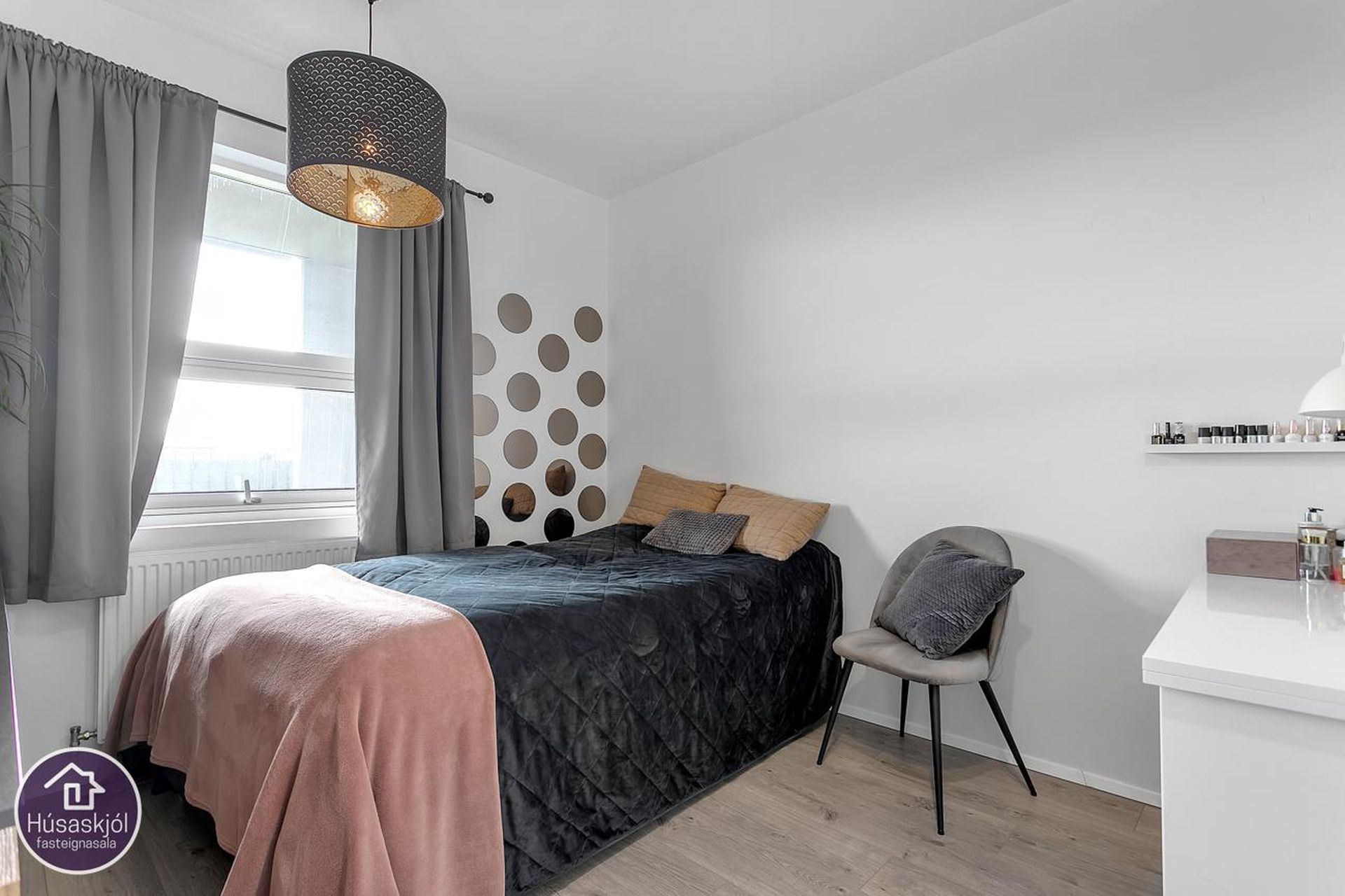 Dalsbraut 6, 260 Reykjanesbær