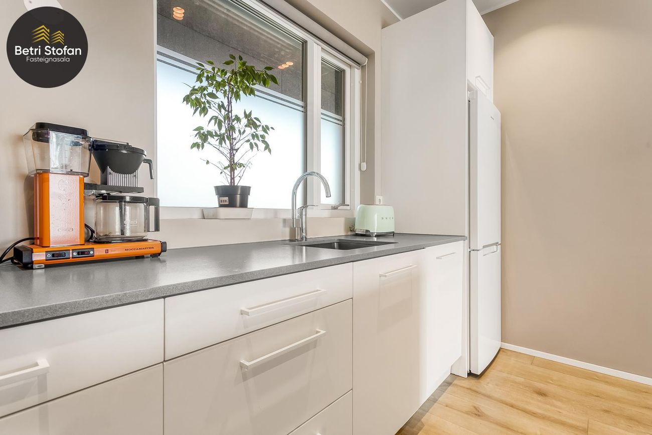 Hverfisgata 85, 101 Reykjavík