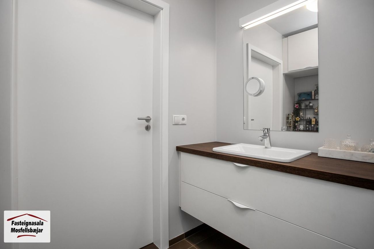 Gerplustræti 31, 270 Mosfellsbær