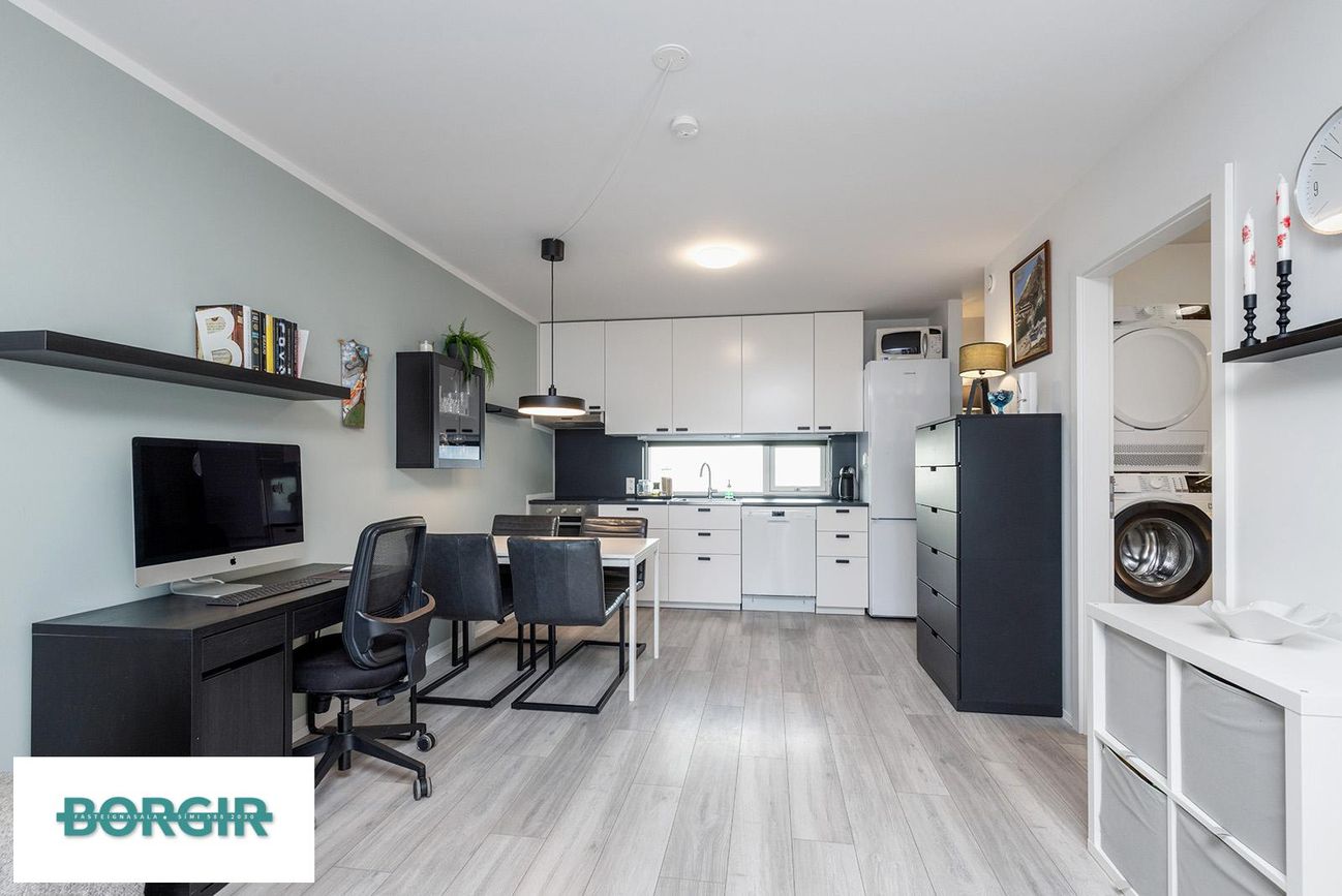 Jöfursbás 11B, 112 Reykjavík