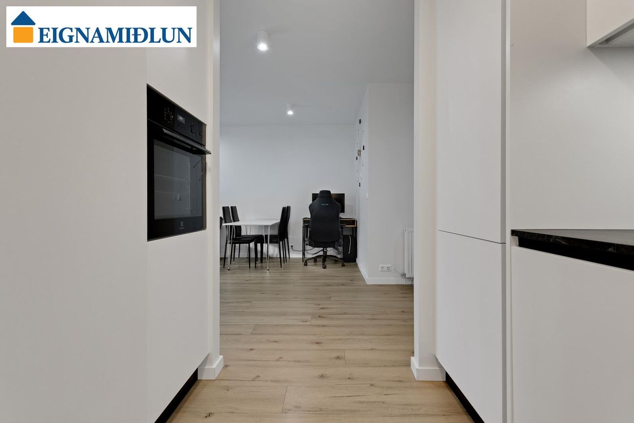Smyrilshlíð 1, 102 Reykjavík