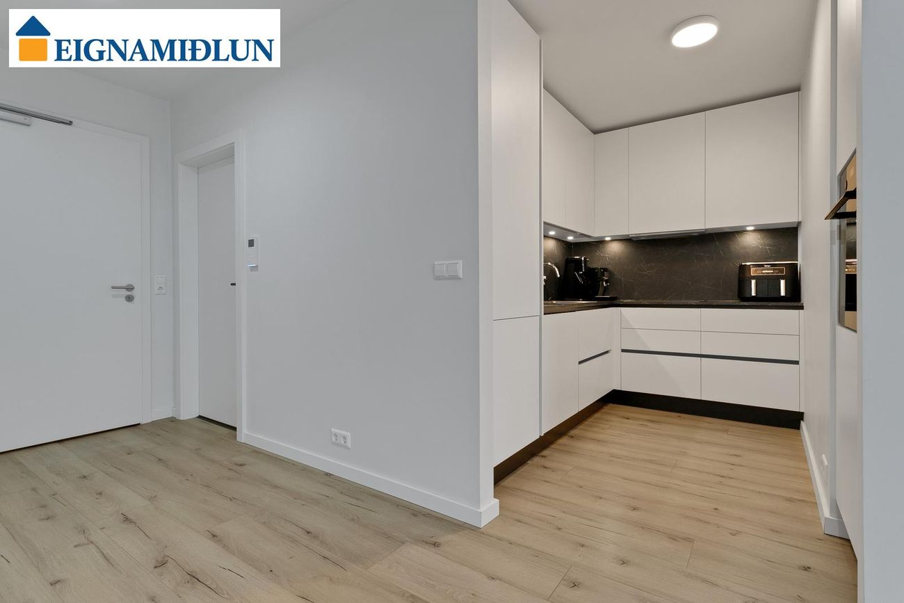 Smyrilshlíð 1, 102 Reykjavík