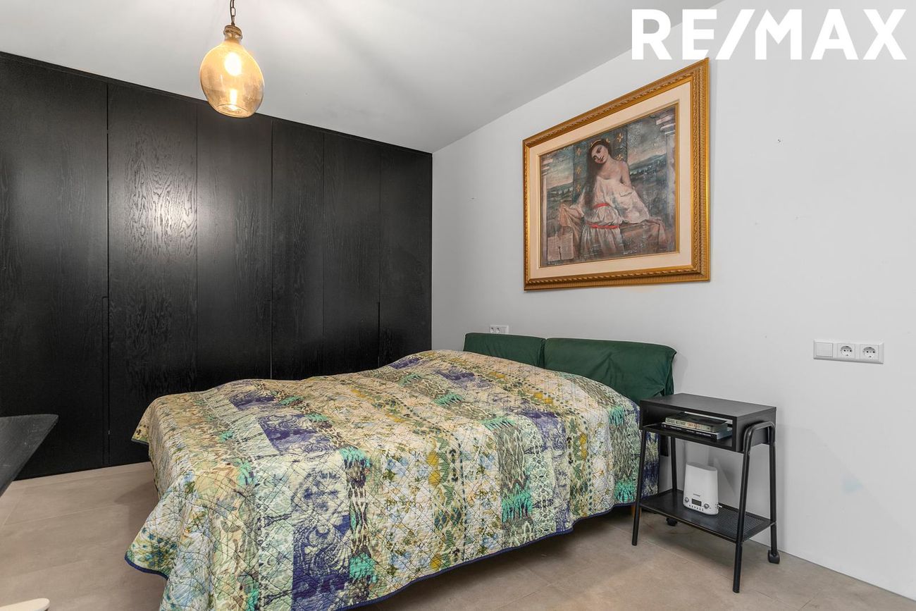 Hverfisgata 94, 101 Reykjavík