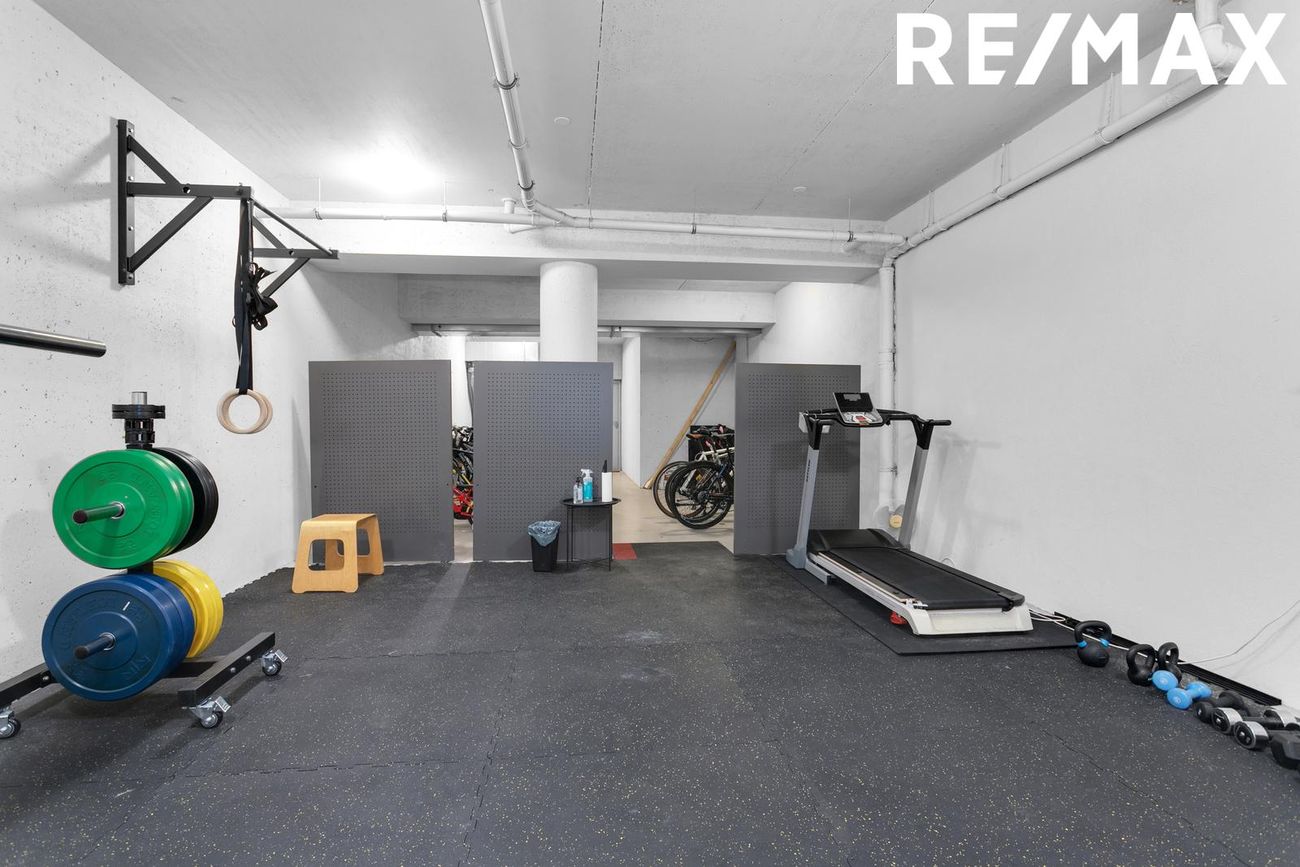 Hverfisgata 94, 101 Reykjavík