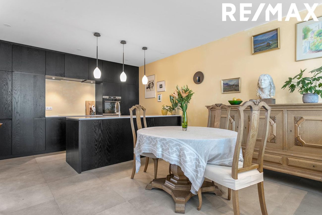 Hverfisgata 94, 101 Reykjavík