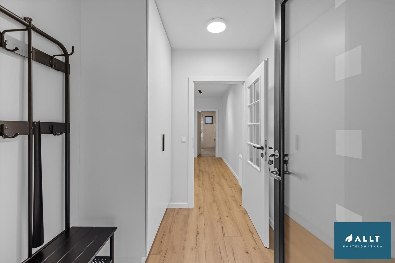Smyrilshlíð 3, 102 Reykjavík