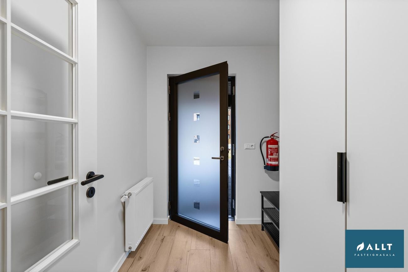 Smyrilshlíð 3, 102 Reykjavík