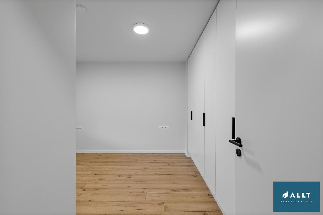 Smyrilshlíð 3, 102 Reykjavík