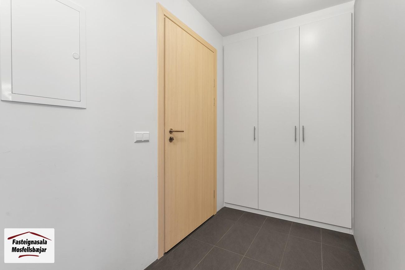 Vefarastræti 38, 270 Mosfellsbær