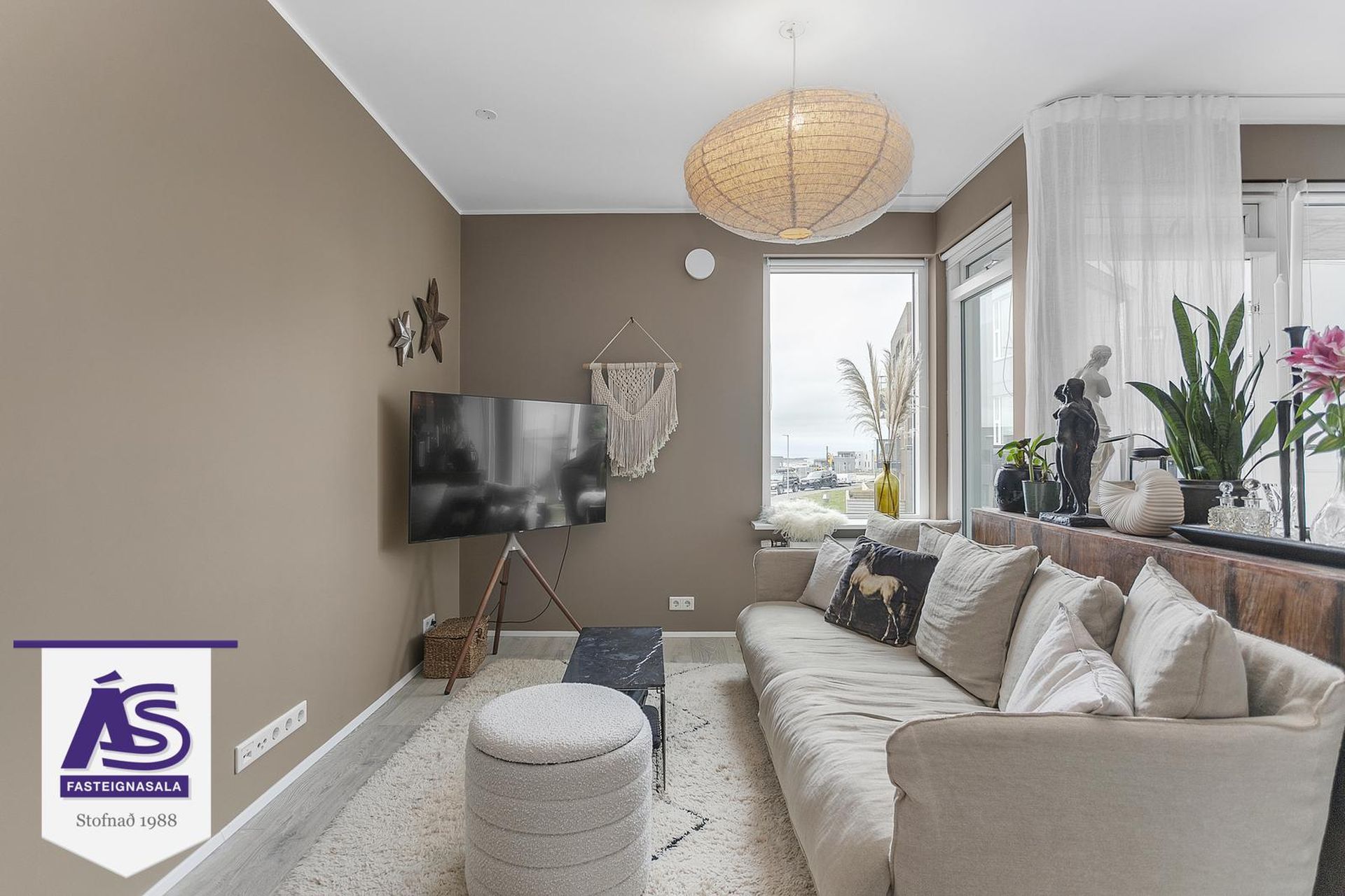 Vinastræti 8 - 0202, 210 Garðabær