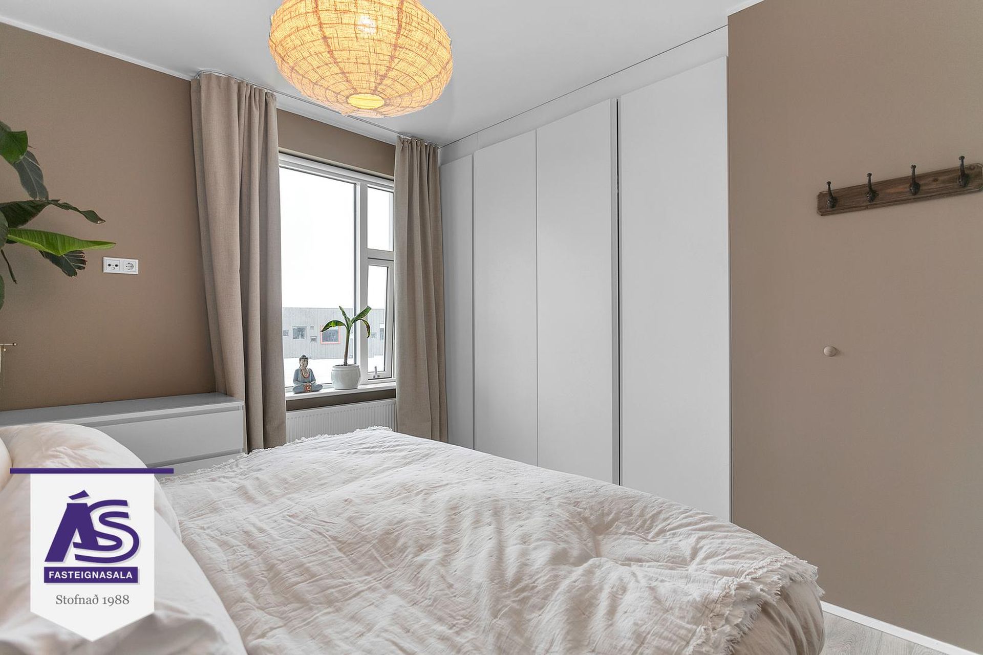 Vinastræti 8 - 0202, 210 Garðabær