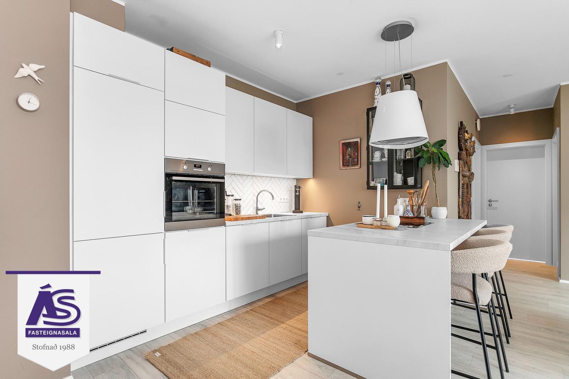 Vinastræti 8 - 0202, 210 Garðabær