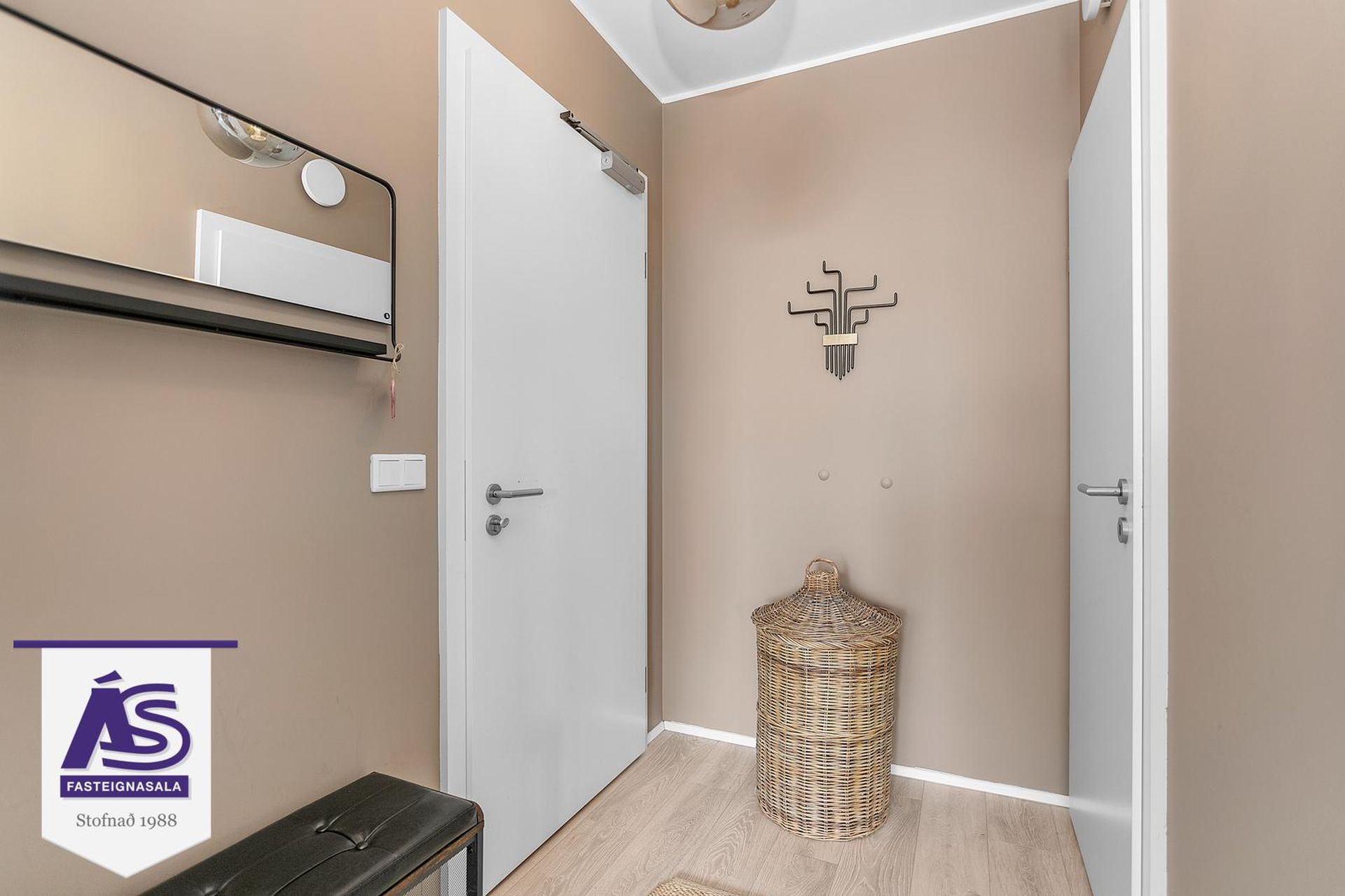 Vinastræti 8 - 0202, 210 Garðabær