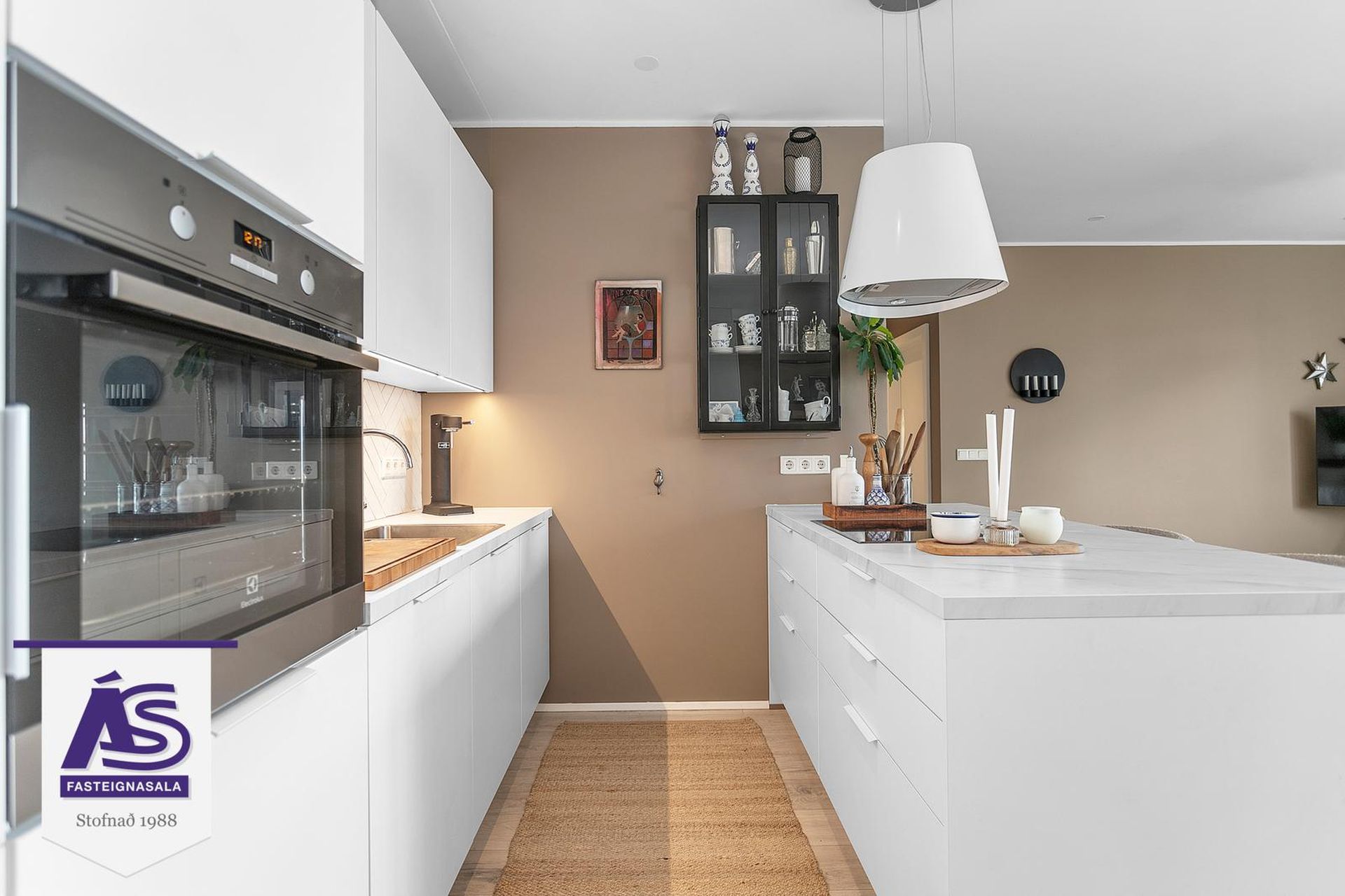 Vinastræti 8 - 0202, 210 Garðabær