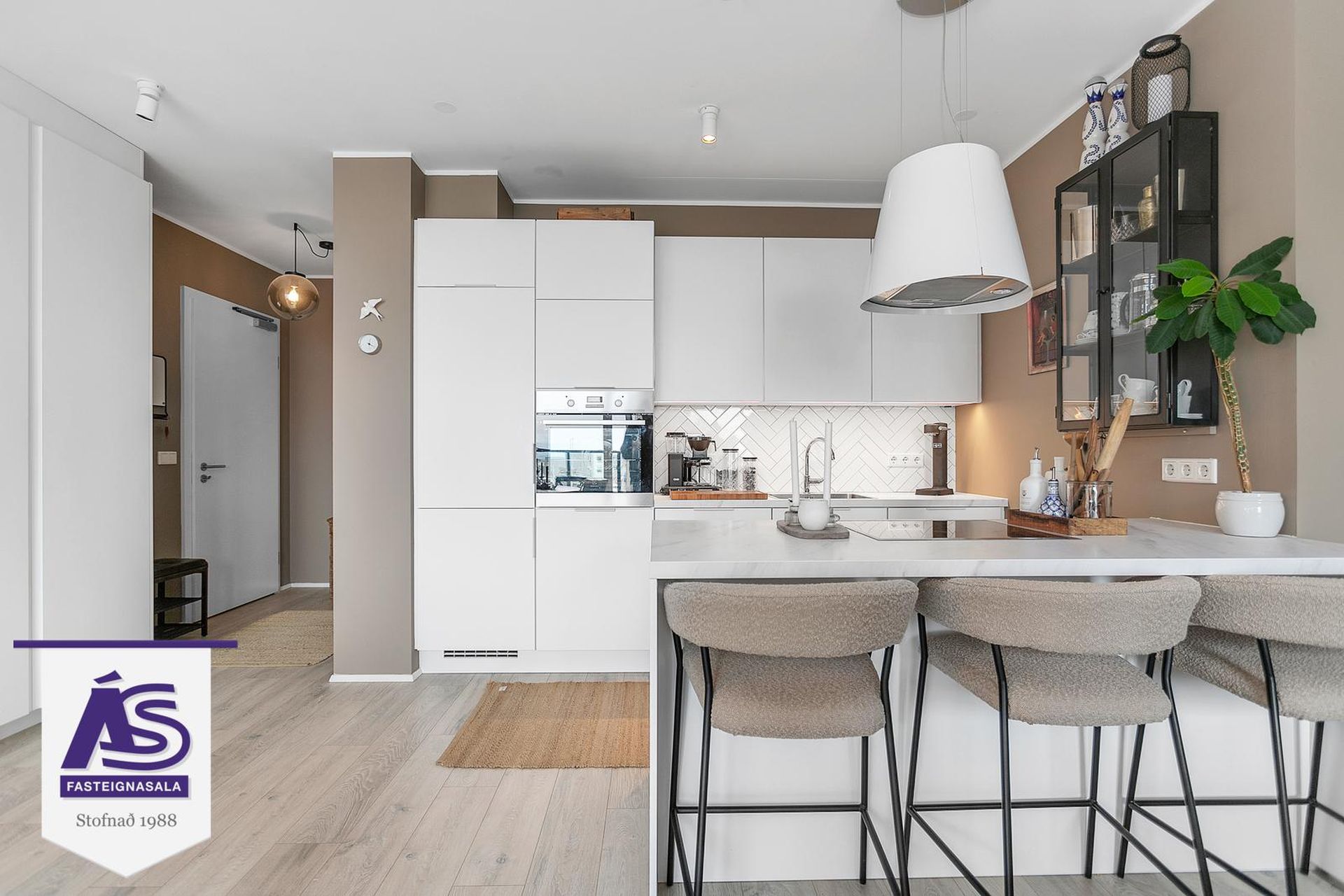 Vinastræti 8 - 0202, 210 Garðabær