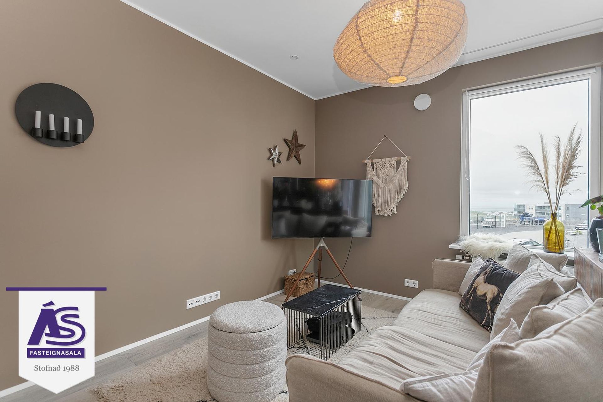 Vinastræti 8 - 0202, 210 Garðabær