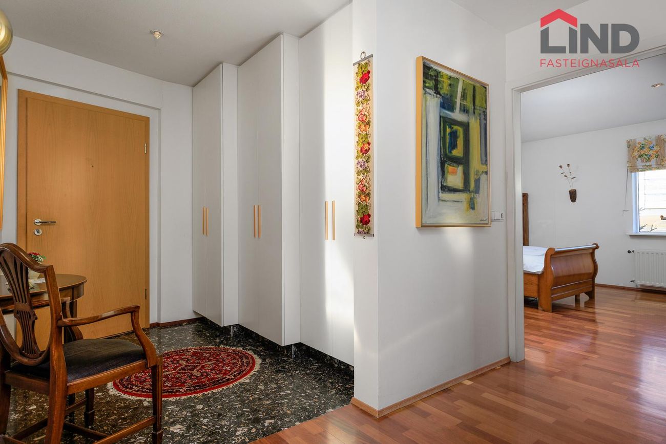 Sléttuvegur 17, 103 Reykjavík